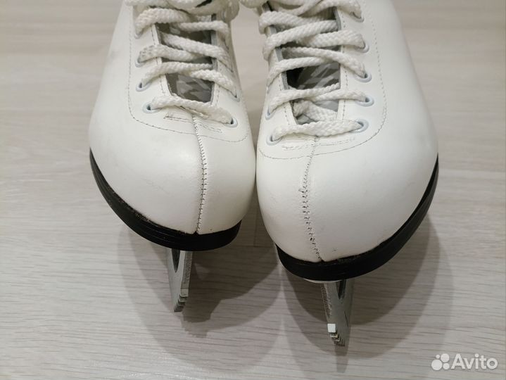 Коньки фигурные 38 размер