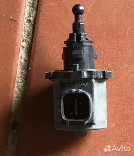 Продается мотор регулятора направления света фар