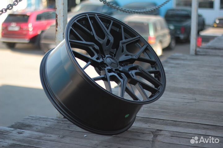 Кованые диски R22 GT Forged на Mercedes G -class