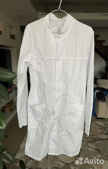 Белый медицинский халат