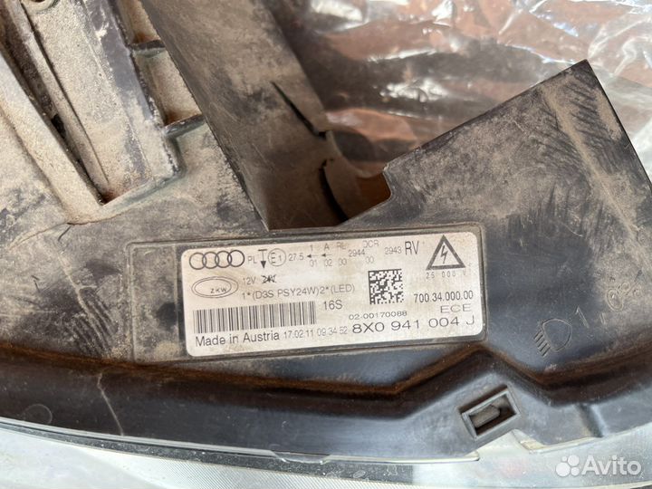 Фара биксенон Audi A1 оригинал