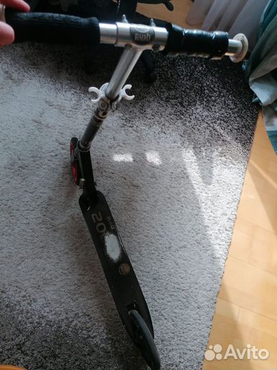 Самокат взрослый scooter 200