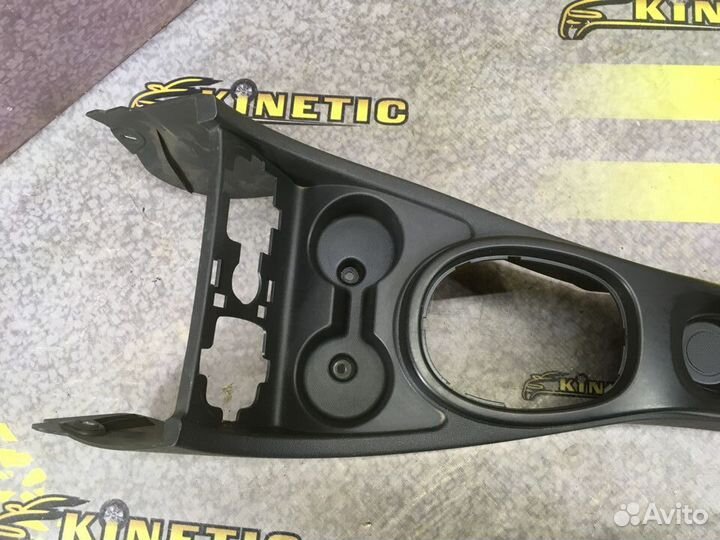 Консоль центральная Duster Дастер 2012