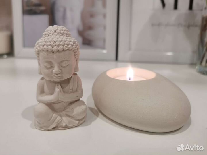 Подсвечник и фигурка Будды