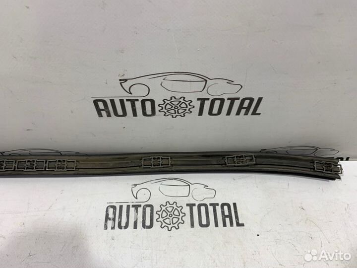 Уплотнитель капота Bmw 745 E65 N62B44 2004