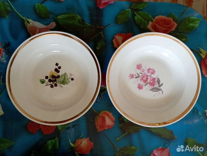 Тарелки глубокие фарфоровые Чехословакия и мелкие