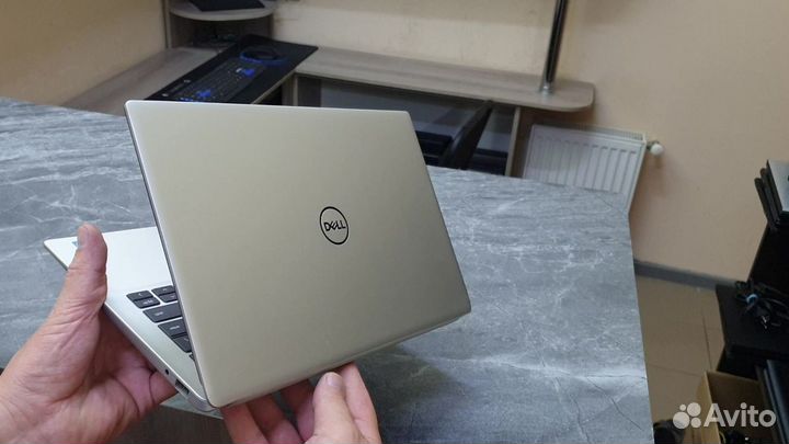 Мощный Dell / i5-8265U / Экран 13.3