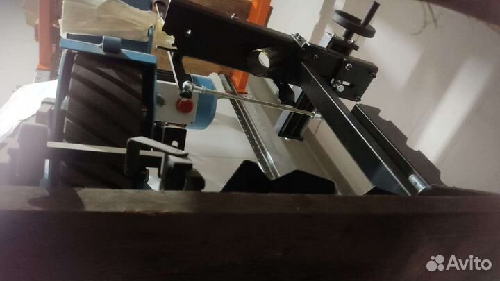 Ленточно-шлифовальный станок scantool 75RB