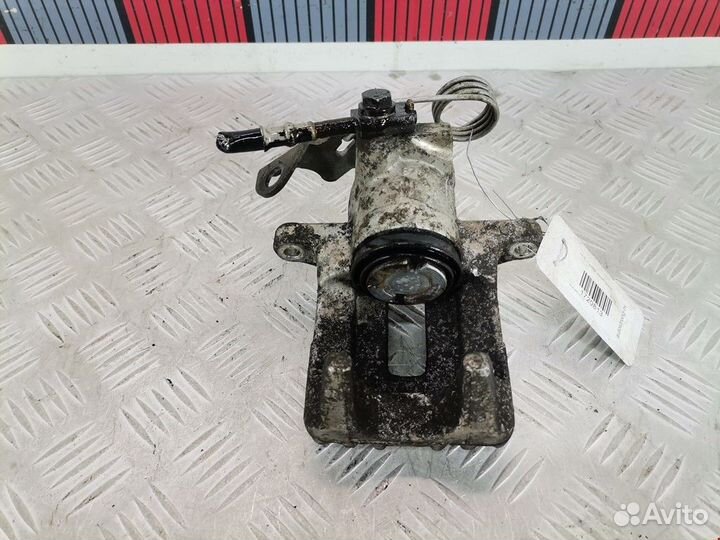 Суппорт задний правый Audi A6 4B/C5 2000 8E0615424