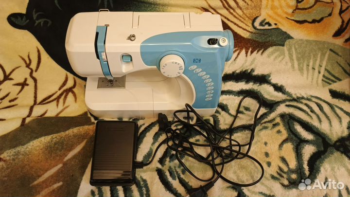 Швейная машинка Comfort 15
