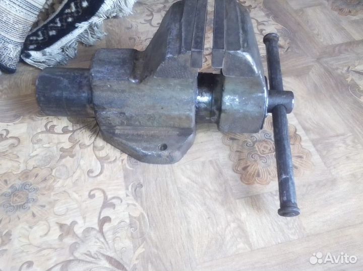 Тиски производства СССР