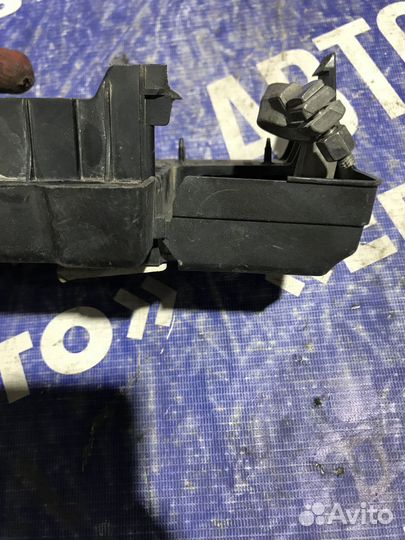 Блок предохранителей акб Chevrolet Cruze Круз