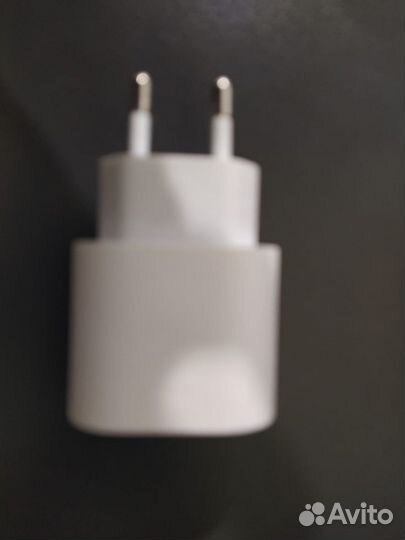 Сетевое зарядное устройство Apple mhje3ZM/A белый