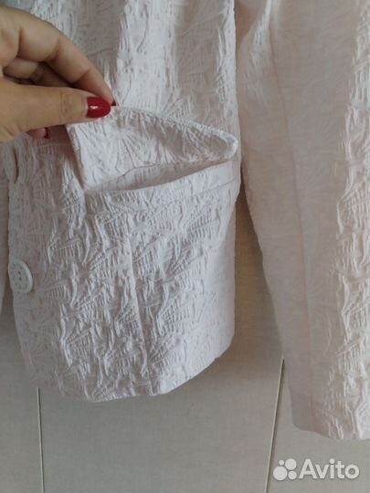 Жакет женский белый 46