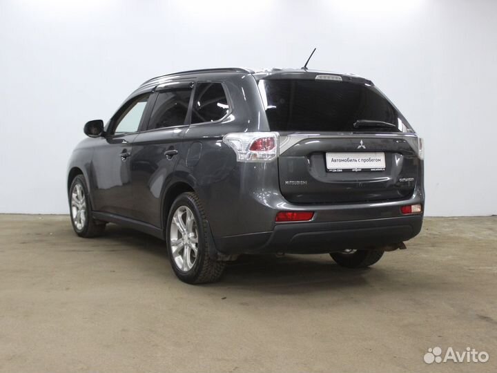 Mitsubishi Outlander 2.4 CVT, 2013, 236 937 км