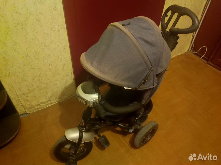 Велосипед детский с фарами трёхколёсный