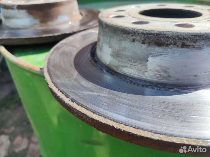 Тормозные диски задние Vag 272 мм 5Q0615601D