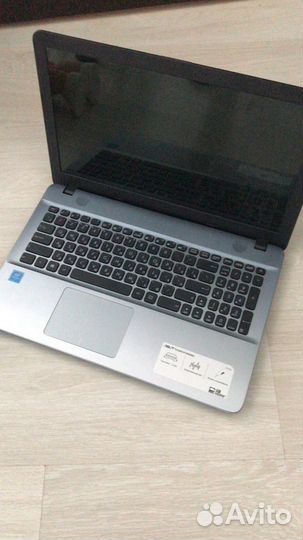 Ноутбук asus