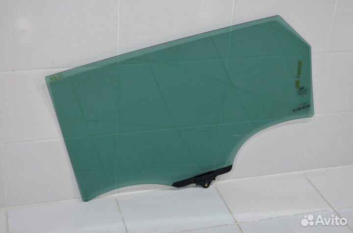 Стекло двери заднее правое Hyundai Tucson 3 2015+