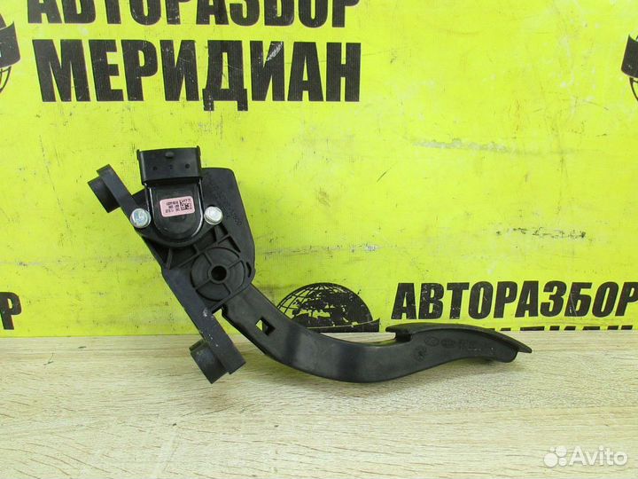 Hyundai Solaris Педаль газа