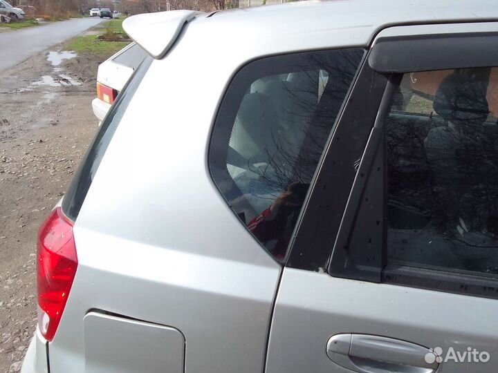 Стекло заднего правого крыла Chevrolet Aveo T200