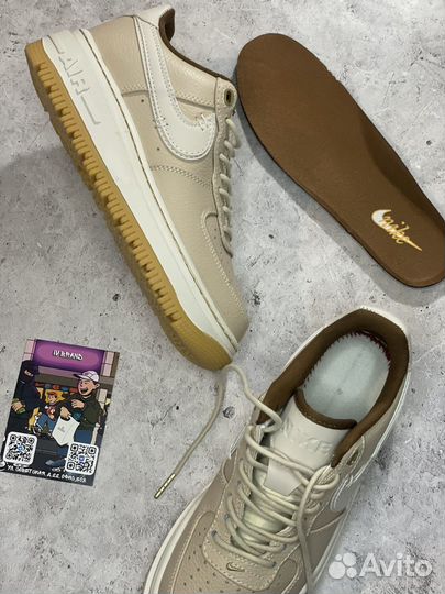 Женские кроссовки Nike Air Force 1 Luxe