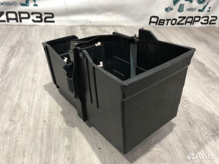 Корпус акб Ford Focus седан qqdb 2007