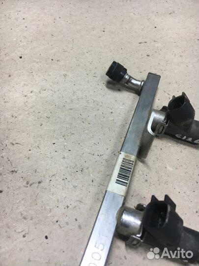 Топливная рампа с форсунками Opel Astra H