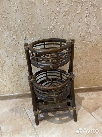 Подставка для цветов деревянная