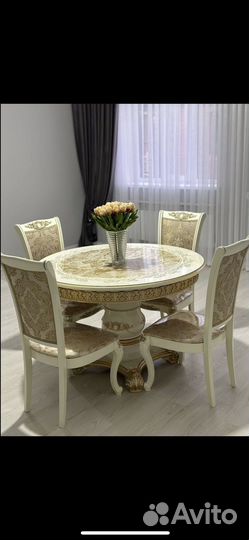 Столы и стулья новые