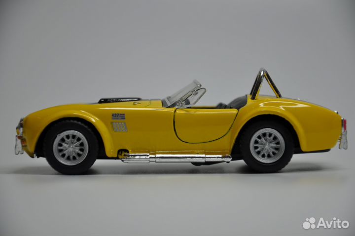 Модель автомобиля Shelby Cobra 427 S/C 1965 металл