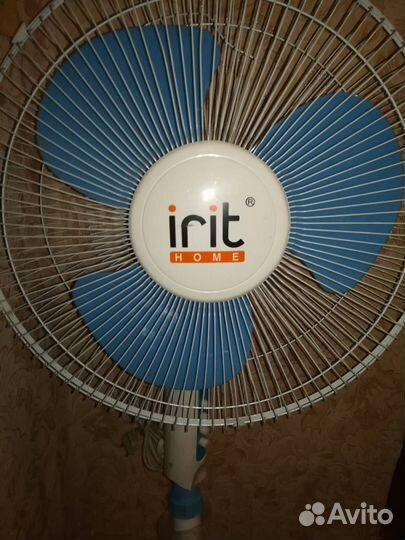 Два вентилятора напольных