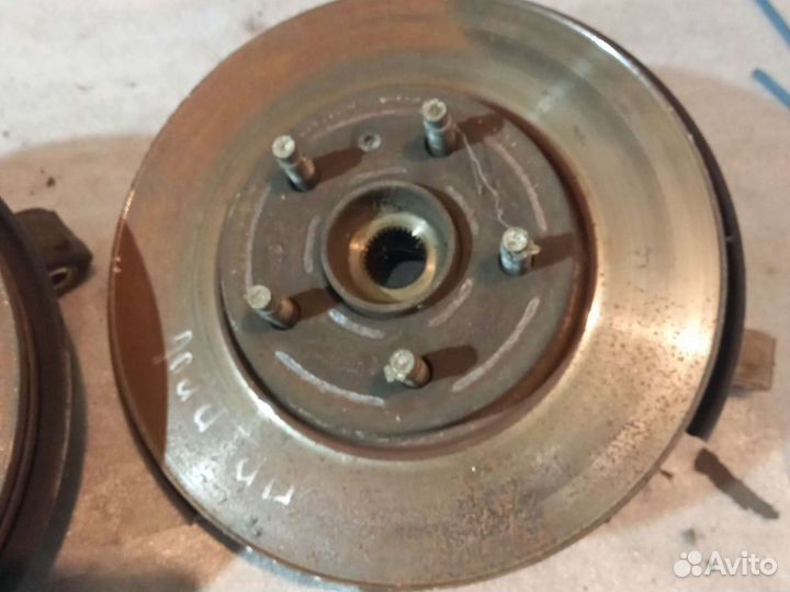 Передний поворотный кулак Chevrolet Cruze