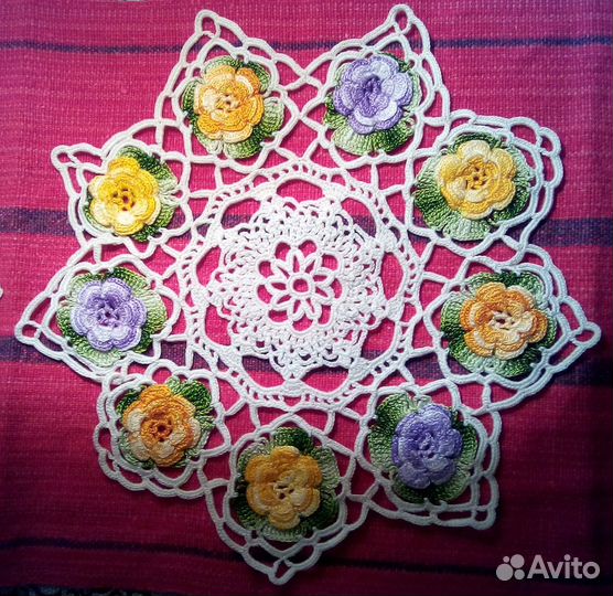 Нарядная кружевная салфетка ручной работы 22 см