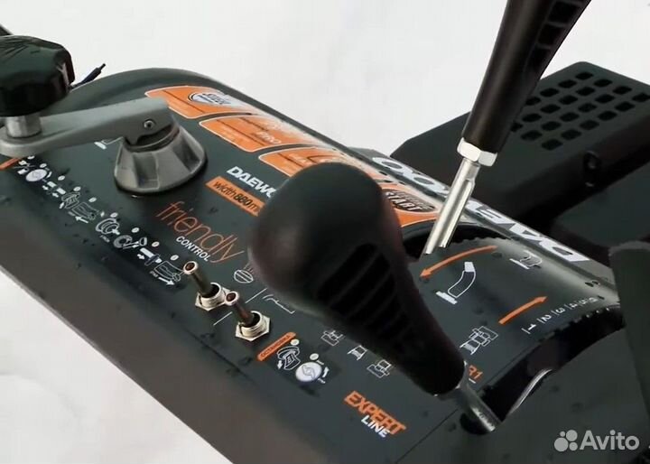 Снегоуборщик Daewoo Dast 1590 гусеничный