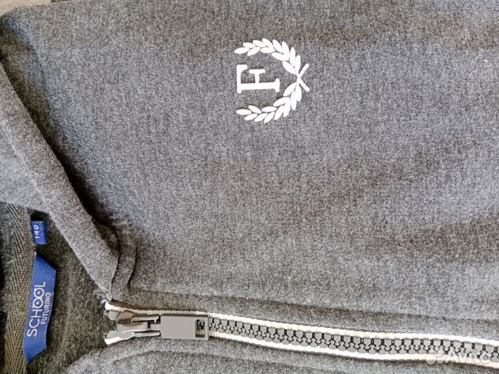 Вещи на мальчика 10-11лет(свитера мягкие,джинсы.)