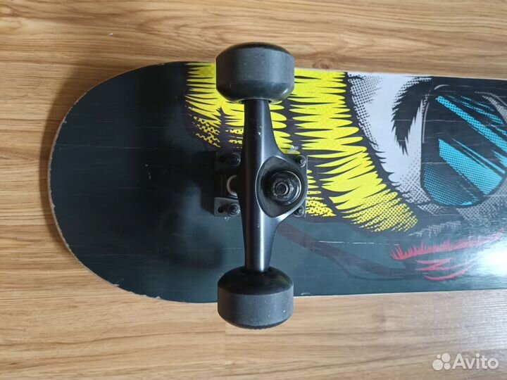 Скейтборд почти новый