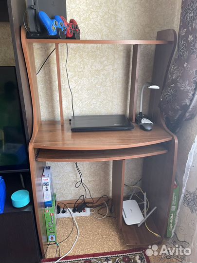 Компьютерный стол