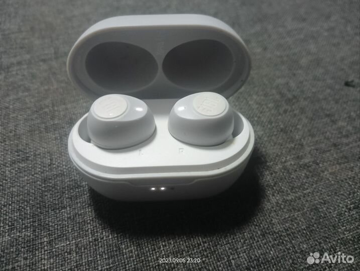 Беспроводные наушники jbl