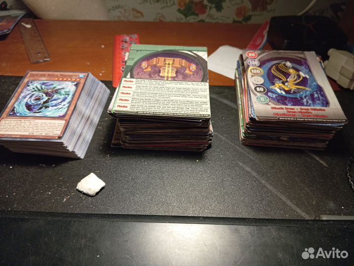 Карты yu-gi-oh и bakugan