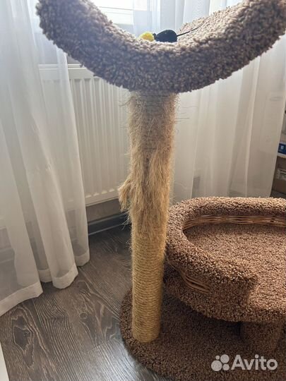 Лежанка для кошек с когтеточкой