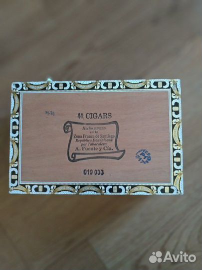 Пустая коробка от сигар arturo fuente