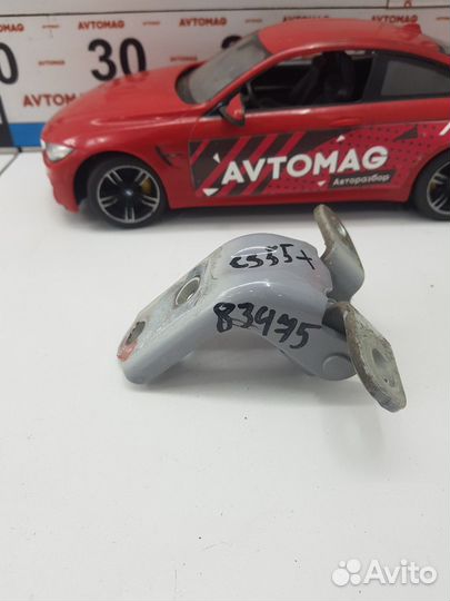 Петля двери передняя правая верхняя