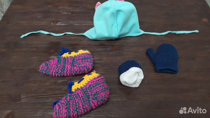 Шапка весна+ варежки и пинетки