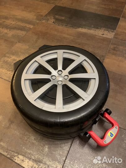 Парковка колесо трехуровневая