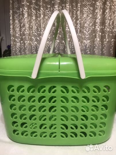 Набор посуды для пикника в корзине