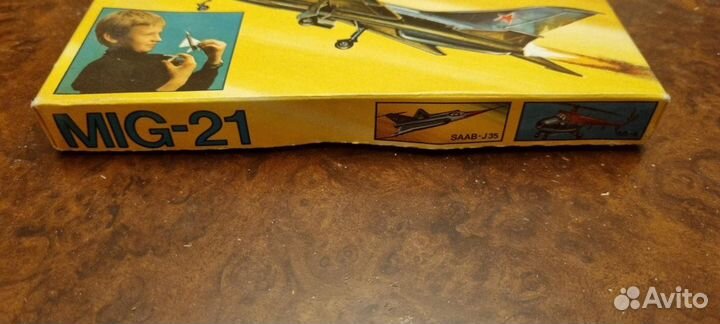 Сборная модель самолёта миг-21. гдр
