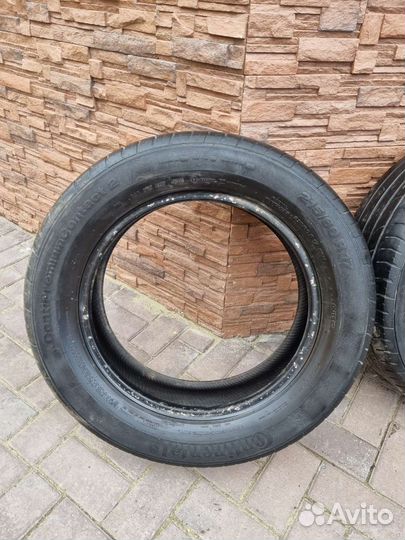 Continental ContiPremiumContact 2 215/60 R17