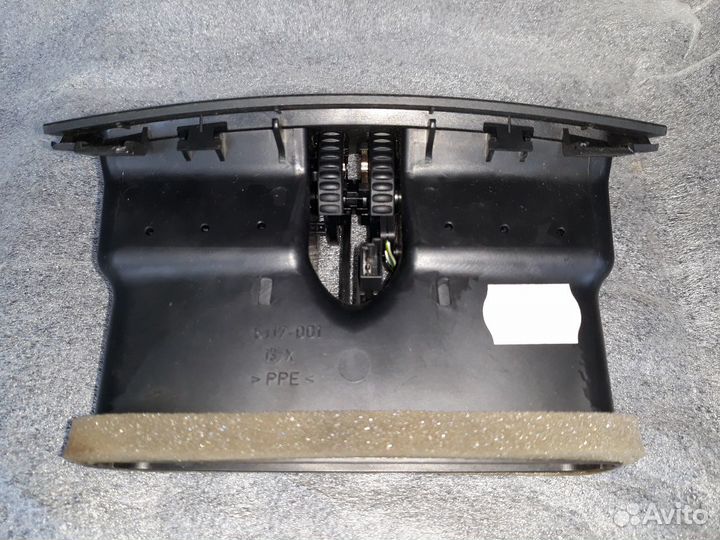 Вентиляционная решётка задней части салона BMW E60