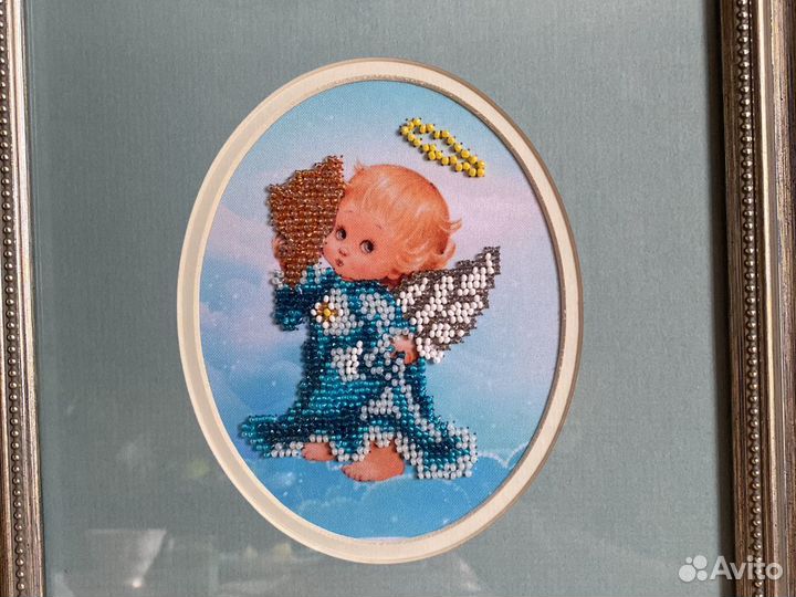 Ангелочек с морской раковиной. Вышивка бисером в д